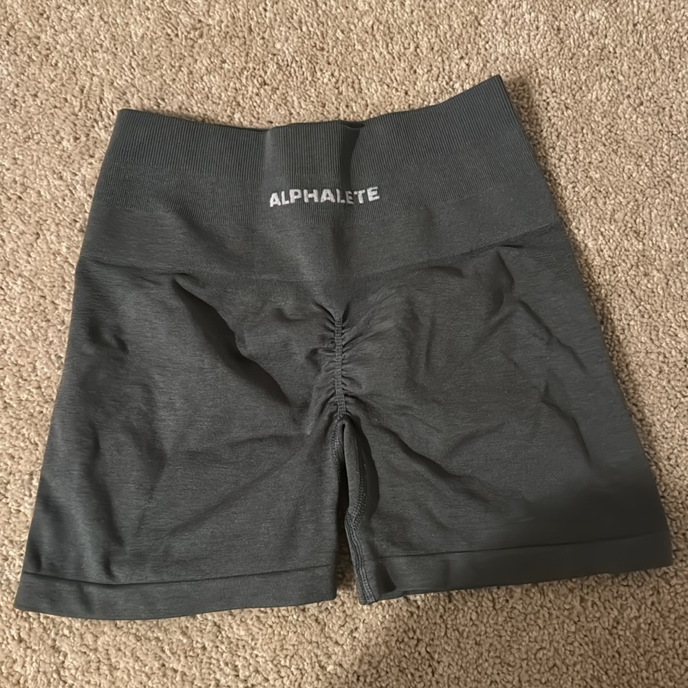 Alphalete OG Titanium shorts 😍🩶